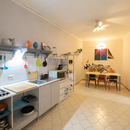 Hostal Pizza Nápoles