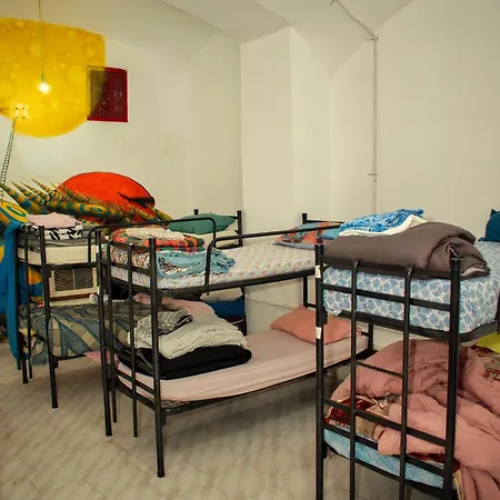 Hostal Pizza Nápoles