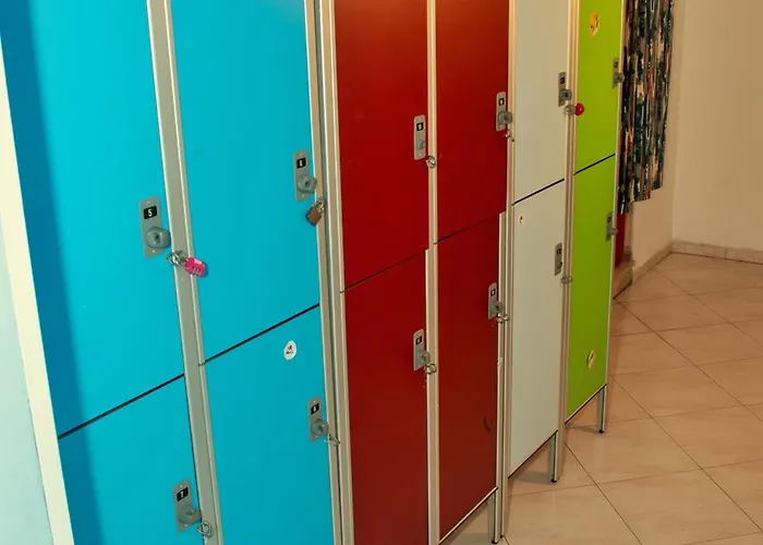 旅馆 那不勒斯比萨旅舍 *