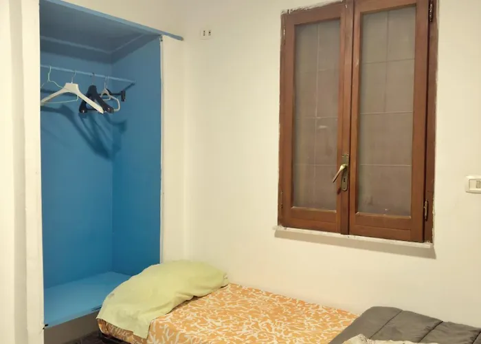 旅馆 那不勒斯比萨旅舍 *