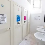 ネイプルズ ピッツァ ホステル *